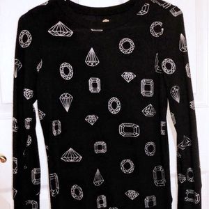 I am selling a black shirt with a diamond patterns